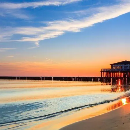 펜션 Holiday Villa With Sauna, Right On The Beach *