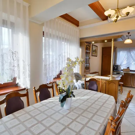 펜션 Holiday Villa With Sauna, Right On The Beach 우스트 노리 모르스키