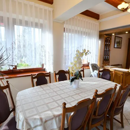 Holiday Villa With Sauna, Right On The Beach 펜션