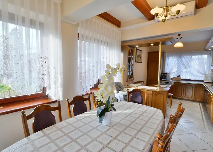 度假居 With Sauna, Right On The 尤斯托尼莫斯基