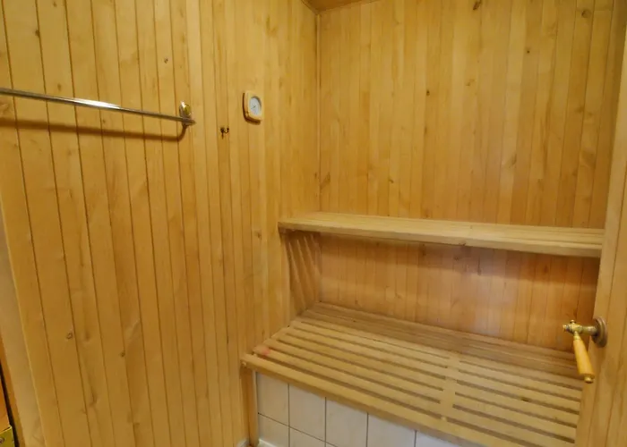 With Sauna, Right On The 度假居